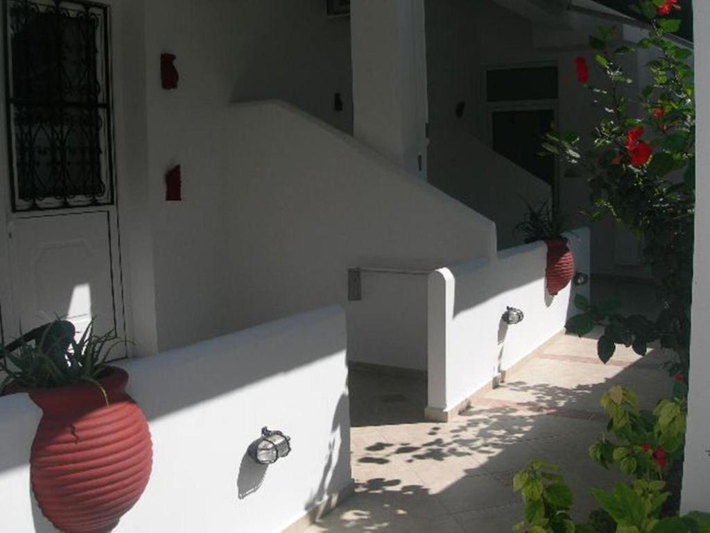 Manto Studios Palaiochora Bagian luar foto