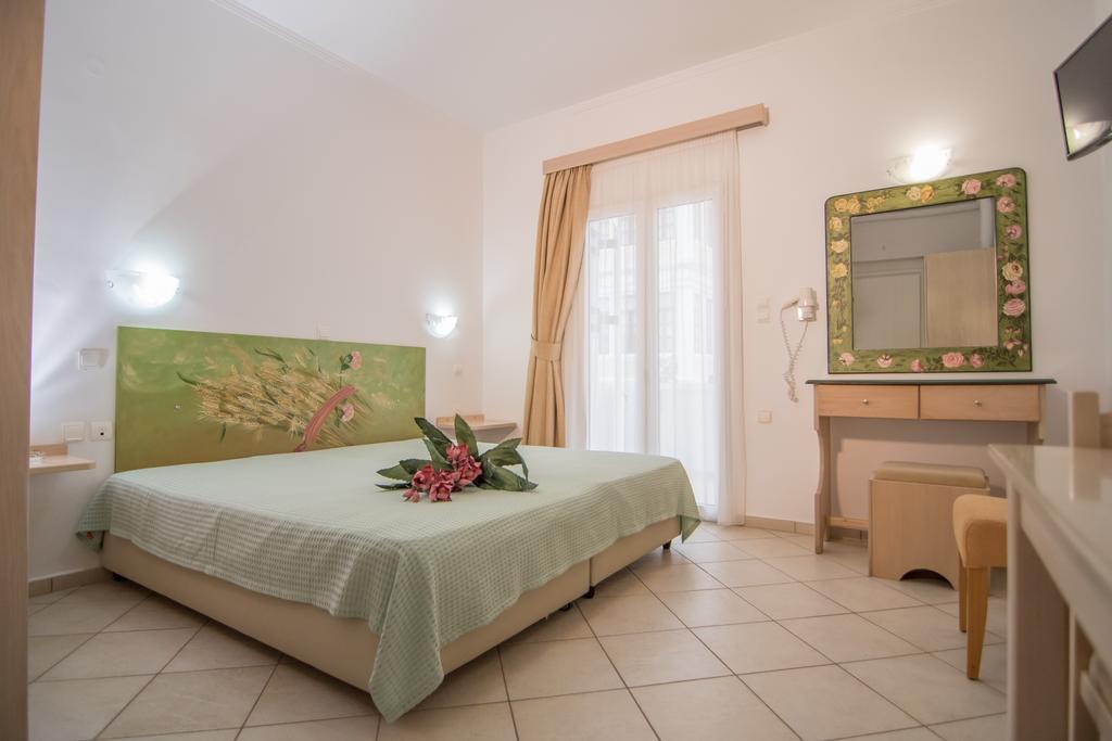 Manto Studios Palaiochora Ruang foto